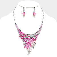 Rhythmical ombre feather necklace