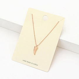 Metal Horn Pendant Necklace