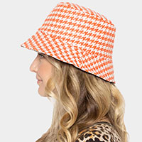 Houndstooth Patterned Bucket Hat