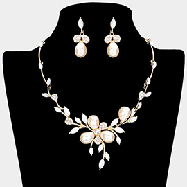 Teardrop Pearl Accented Leaf Cluster Necklace