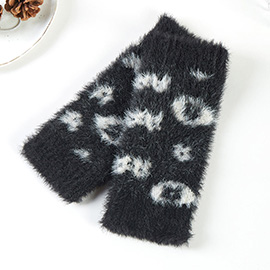 Leopard Patterned Faux Fur Fingerless Gloves / Wrist Warmer