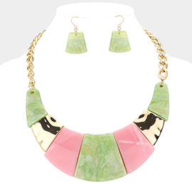 Marble Print Resin Curved Bib Necklace