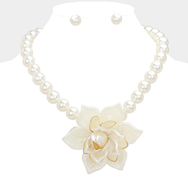 Pearl Flower Accented Statement Necklace