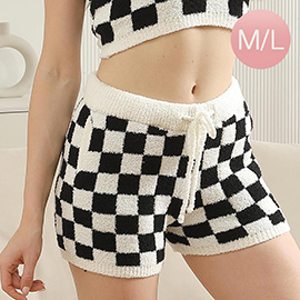 Medium/Large - Checkered Shorts with Pocket String