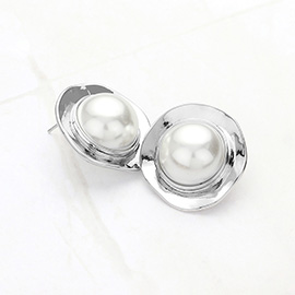 Round Pearl Pointed Earrings