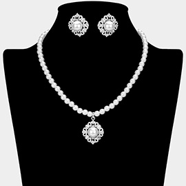 Rhinestone Paved Pearl Pendant Necklace