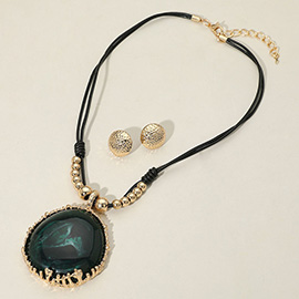 Bold Resin Pendant Faux Leather Thread Necklace