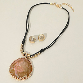 Bold Resin Pendant Faux Leather Thread Necklace
