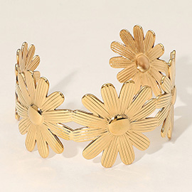 SECRET BOX_Stainless Steel Playful Floral Cuff Bracelet