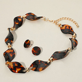 Wavy Tortoise Resin Beaded Statement Necklace