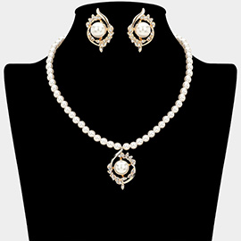 Elegant Pearl Pendant Necklace