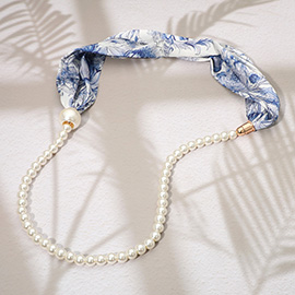 SECRET BOX_Floral Print Fabric Scarf Pearl Magnetic Necklace